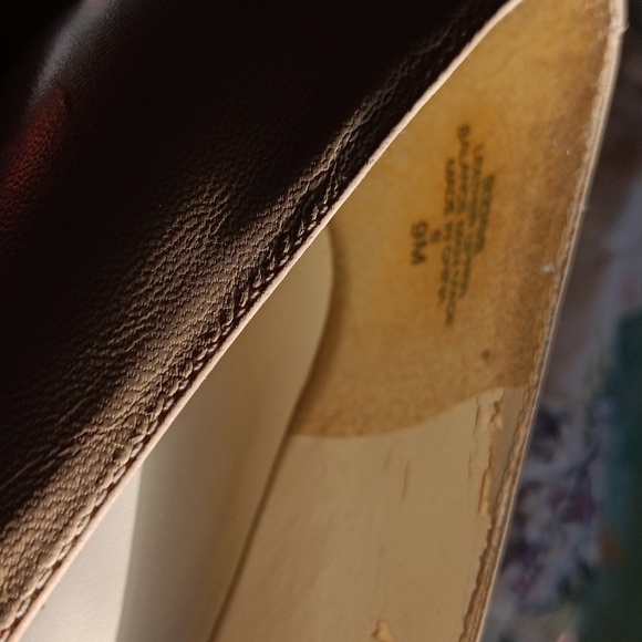 Shoes - Picture 4 of 4